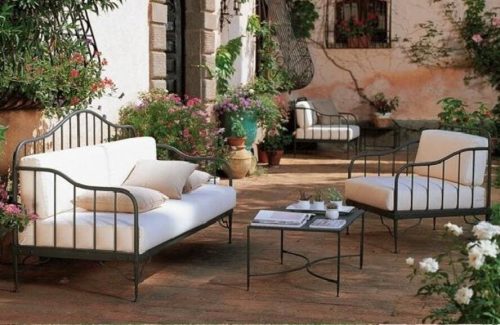 mobilier-de-jardin-en-fer-forge-resistant-aux-intemperies