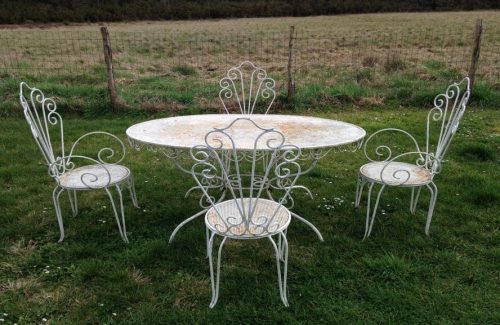 salon-de-jardin-en-fer-forge-pour-balcon