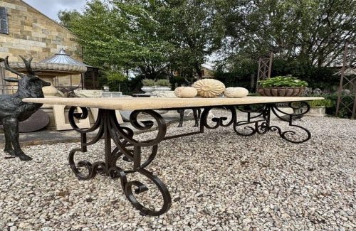 table-en-fer-forge-de-jardin